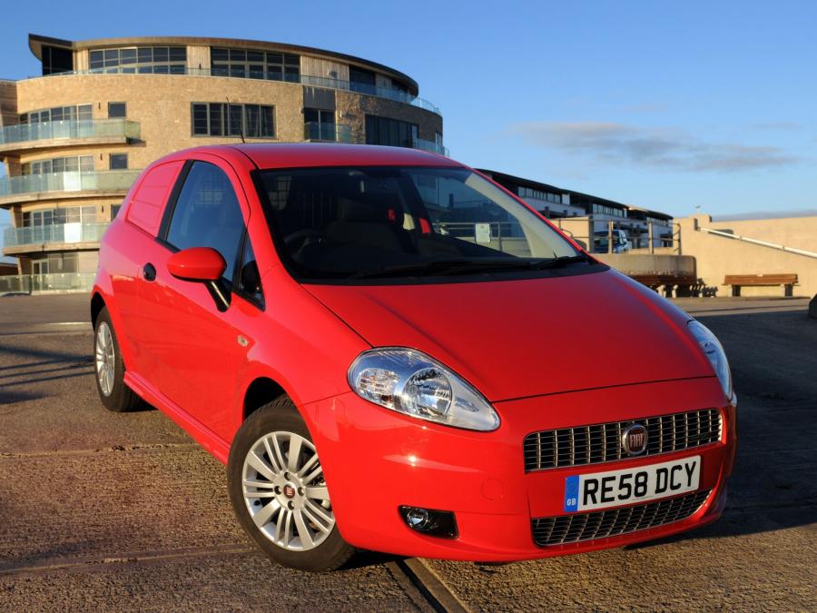  Fiat Grande Punto Van 2007 года  (UK) (фото 8 из 9)
